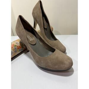 Banana Republic taupe suede heels women size 8.5
